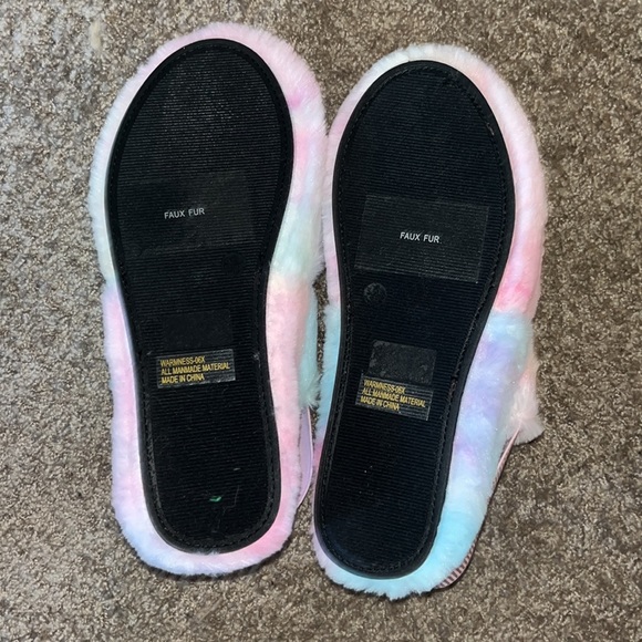 Multi colored faux fur slide - Picture 5 of 5